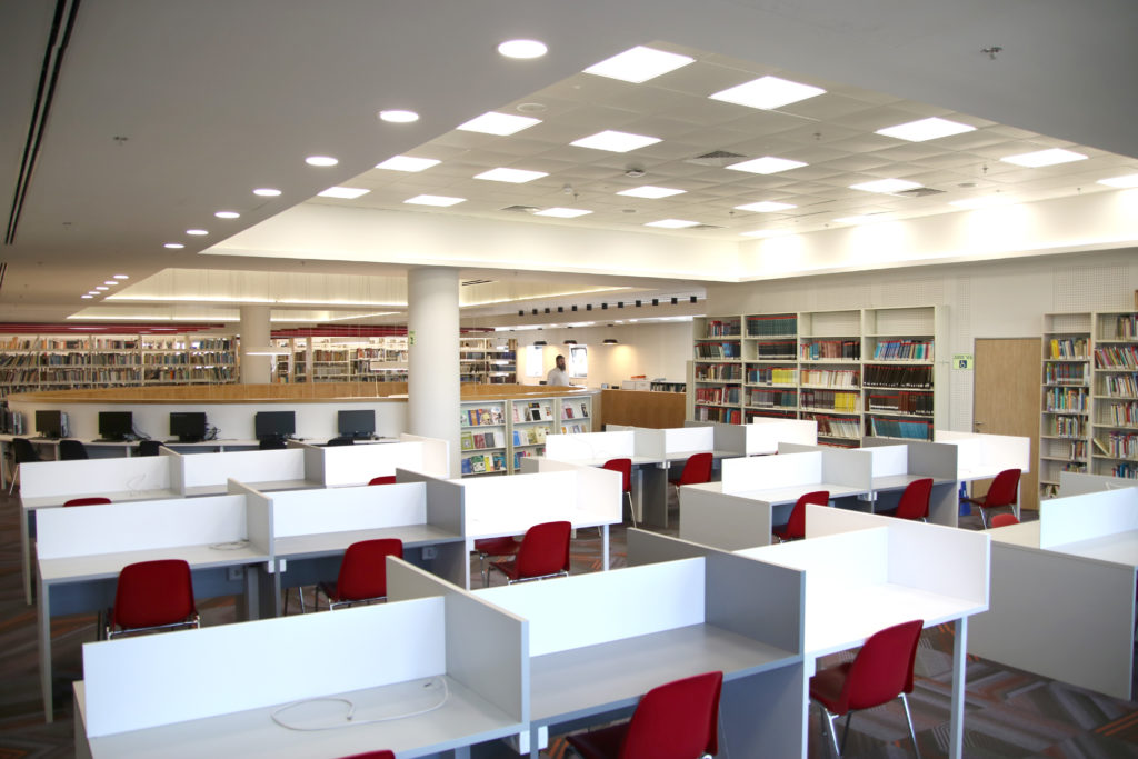 תמונה של אזור הלמידה בספרייה